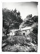 Photographie au sténopé de la Chapelle Saint-Gildaz de Bieuzy. Tirage platine-Palladium sur papier Arches platine