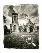 Photographie au sténopé de la Chapelle Saint-Herbot de Plonévez-du-Faou. Tirage platine-Palladium sur papier Arches platine